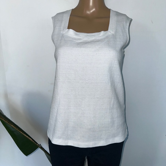 Short-Sleeve Neutral Top Bundle: Banana Republic, J.Crew, BCBG, Simons, ark & Co - Picture 4 of 14